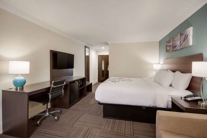 Room 34 of 49