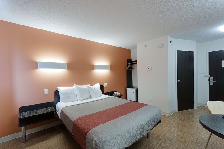 Motel 6 Brandon MB