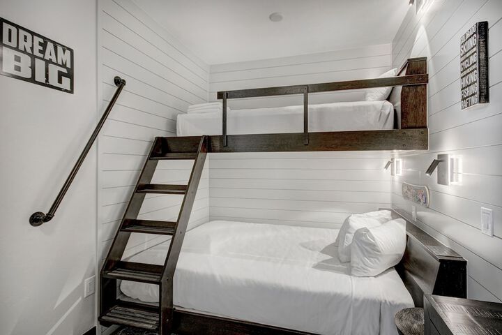 Room 19 of 29