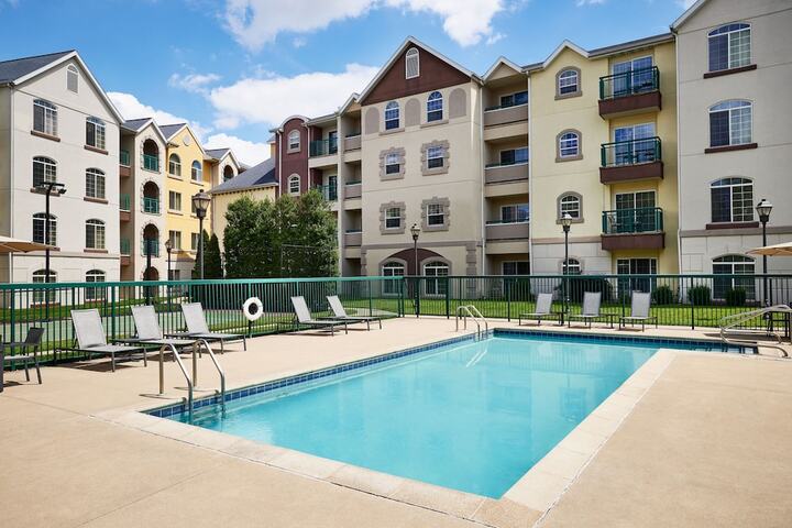 Pool 4 of 27