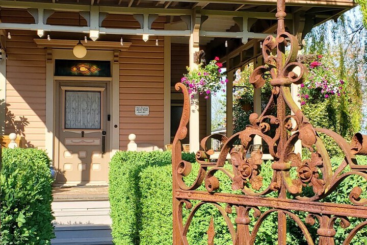The Adams Pragge House
