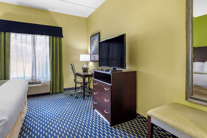Room 35 of 43