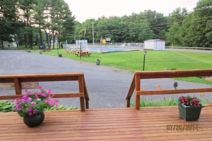Four Seasons Motel