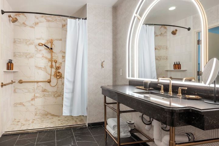 Omni Severin Hotel