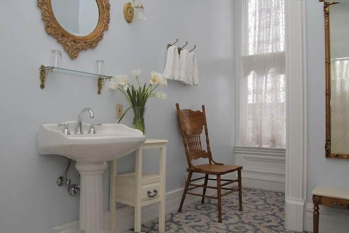Room 20 of 65