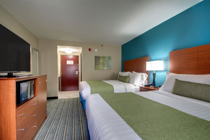 Room 32 of 51