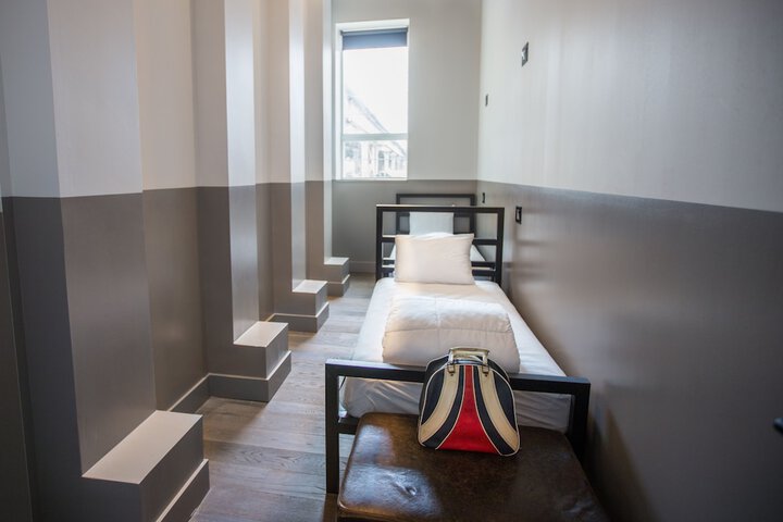 Room 18 of 54