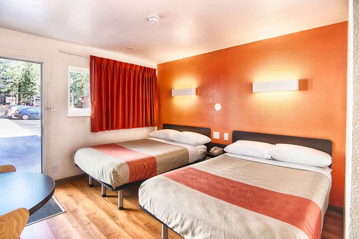 Room 18 of 27