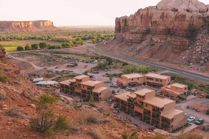 Bluff Dwellings Resort