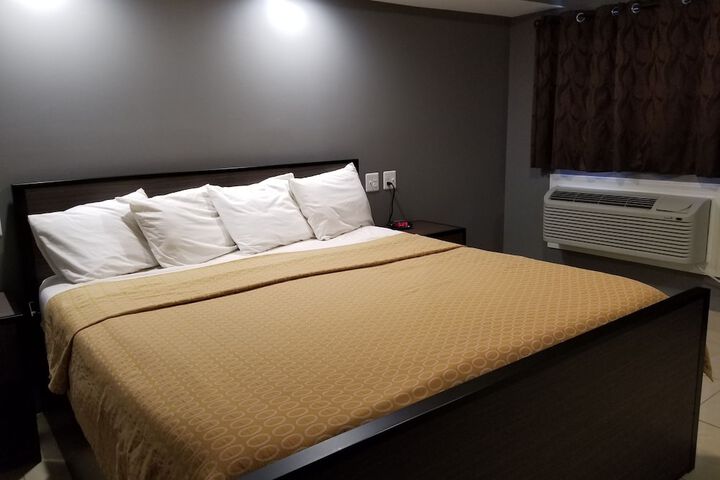 Room 8 of 24