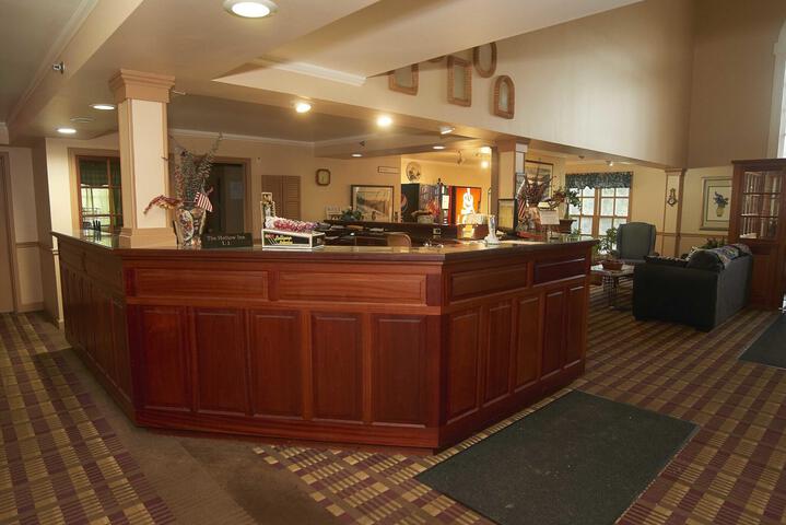 Hollow Inn & Motel