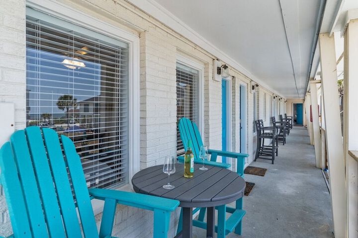 The Beach House Motel & Suites
