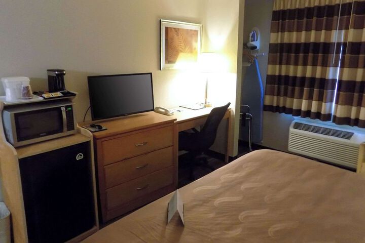 Room 35 of 61