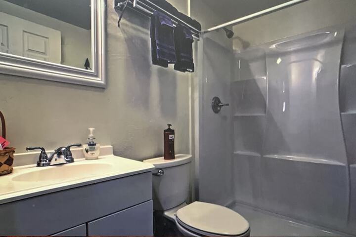 Room 43 of 128