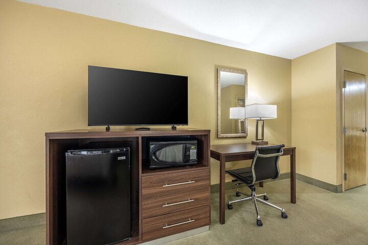 Quality Inn Paris