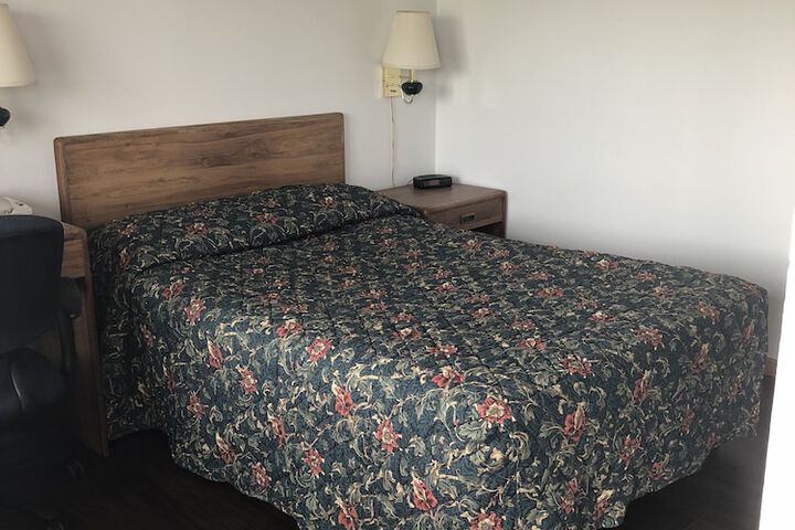 Room 12 of 37