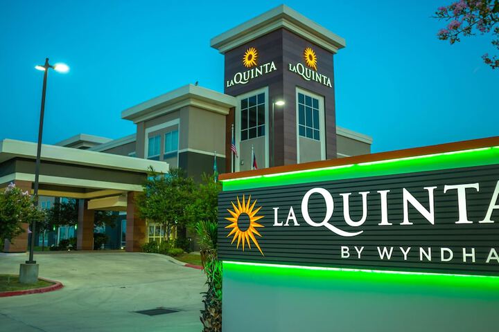 La Quinta Inn & Suites by Wyndham Karnes City - Kenedy