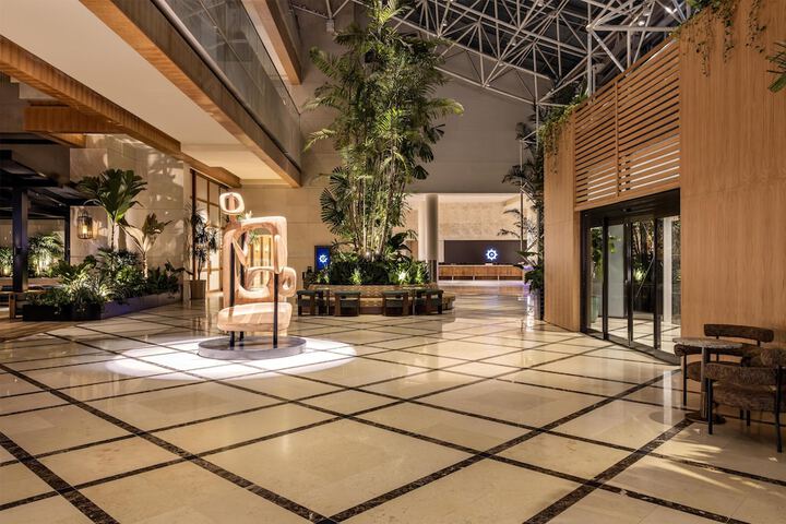 Signia by Hilton Diplomat Beach Resort