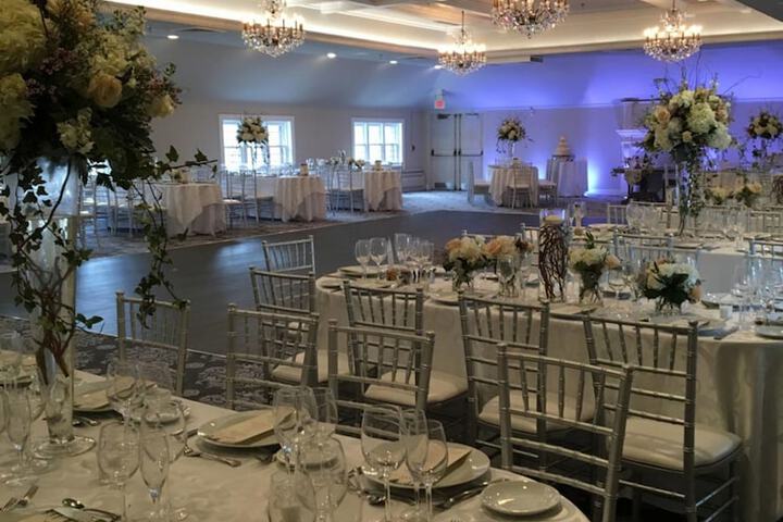 Ballroom/Hall 80 of 98