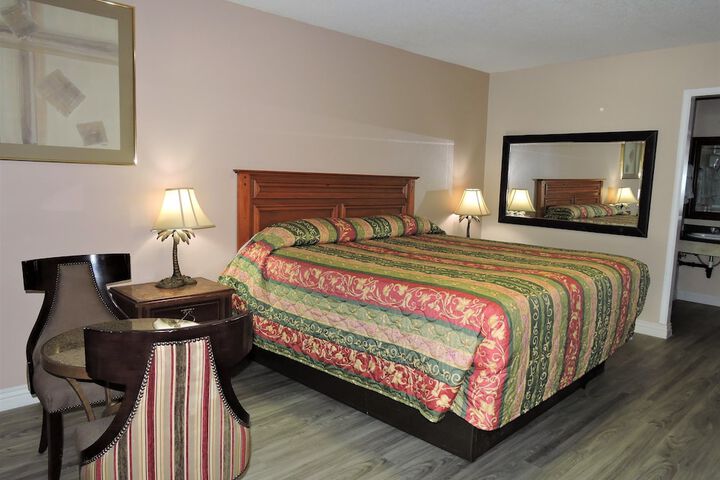 Room 7 of 32