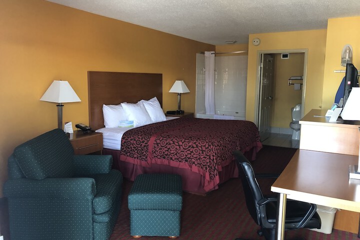 Days Inn by Wyndham Franklin