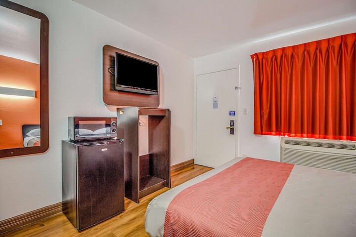 Room 26 of 30