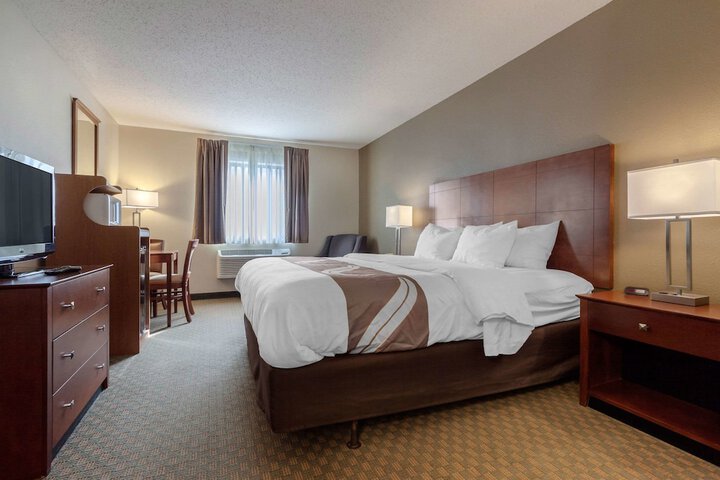 Room 26 of 33