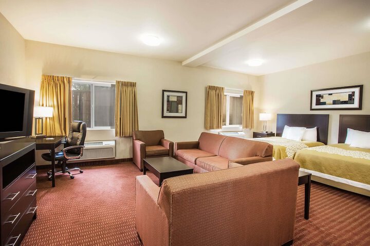 Room 12 of 24