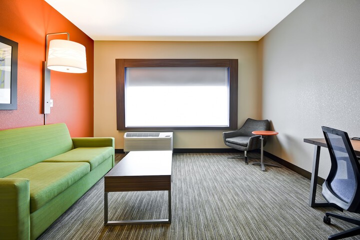 Room 15 of 41