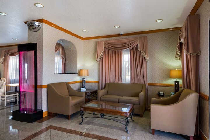 Hotel Interior 5 of 38