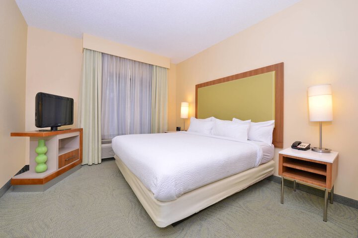 Room 6 of 25
