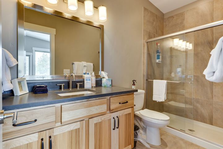 Convenient Fraser Townhome w / Hot Tub Near Hikes!
