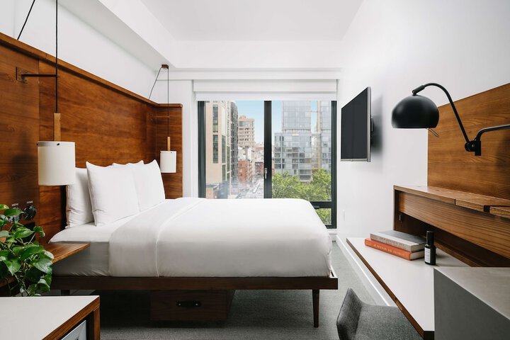 Room 60 of 143