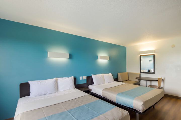 Motel 6 Rothschild WI