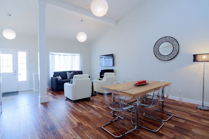 Boardwalk Homes - Executive Guest Rooms & Townhomes