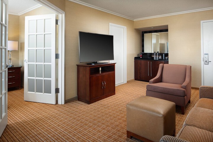 Room 34 of 76