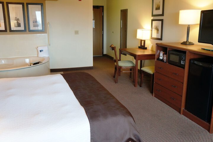 AmericInn by Wyndham Two Harbors Near Lake Superior