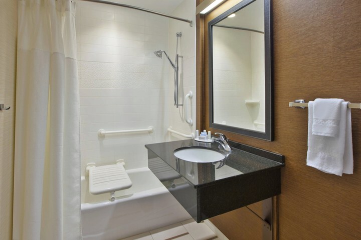 Fairfield Inn & Suites by Marriott Milwaukee Downtown