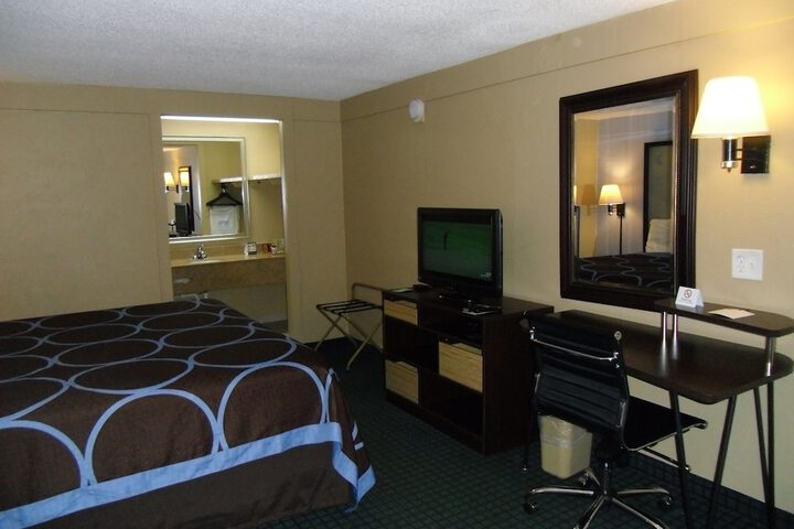 Room 19 of 35