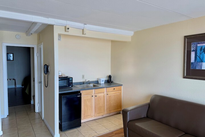 Room 11 of 22