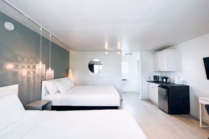Room 44 of 75
