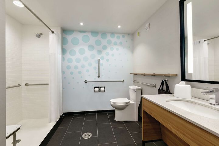 Room 10 of 31