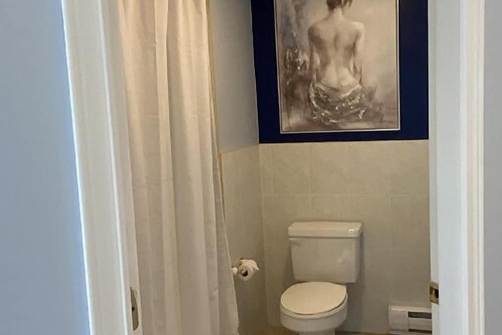 Room 35 of 53