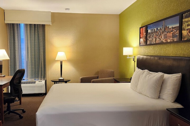 Heritage Inn Suites Houston / Sugar Land Trademark by Wyndham