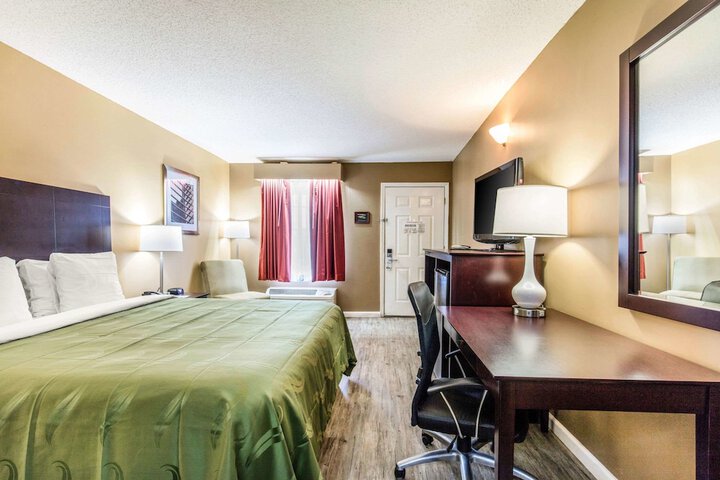 Room 17 of 26