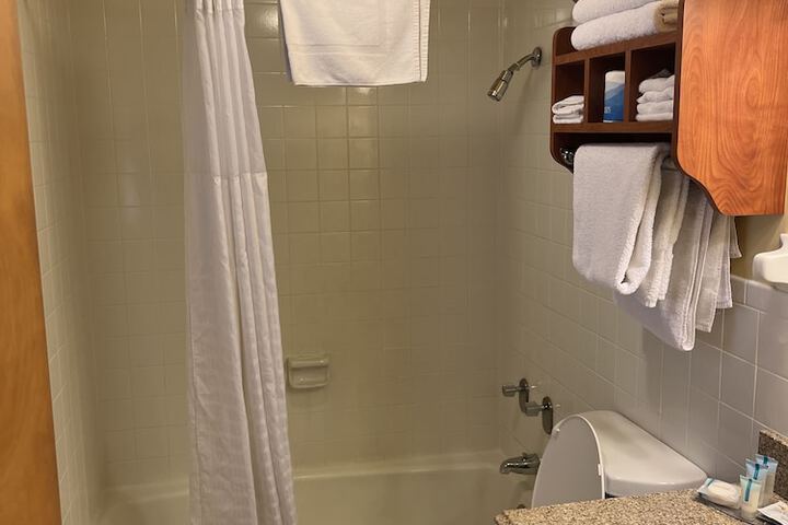Room 286 of 443