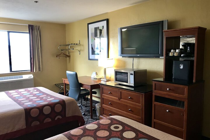Room 18 of 42