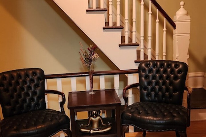 Oaklawn Inn LLC