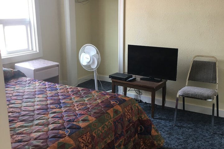 Room 11 of 22