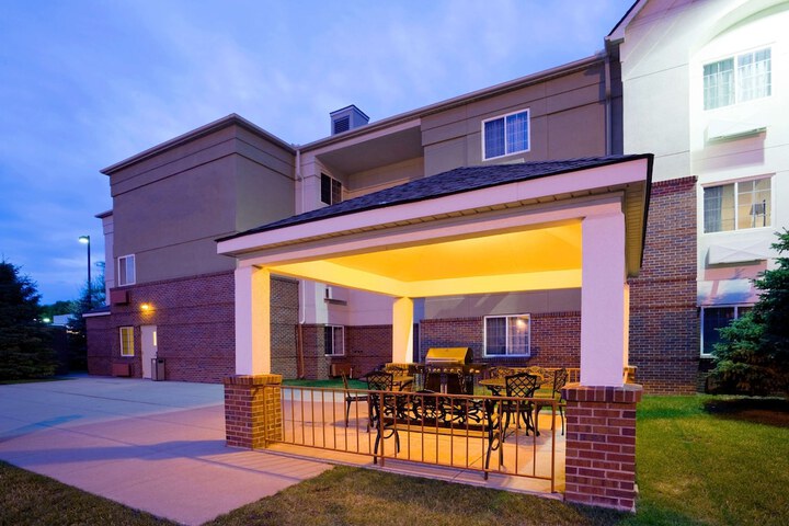 Sonesta Simply Suites Minneapolis Richfield